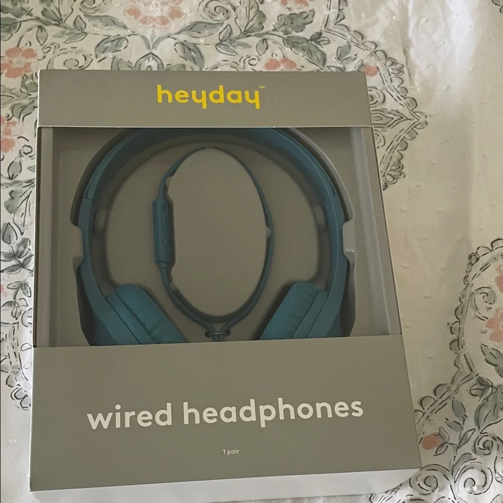 Heyday blue Wired Headphones, brand new with the box never used!